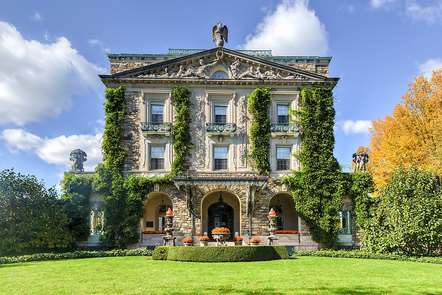 Passenger van rentals to explore hidden gems
